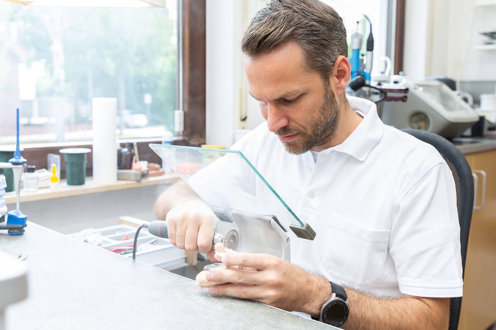 im Labor beim Techniker