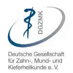 logo_DGZMK Logo der Deutschen Gesellschaft für Zahn-, Mund- und Kieferheilkunde mit stilisiertem Zahn und Schlange als Symbol